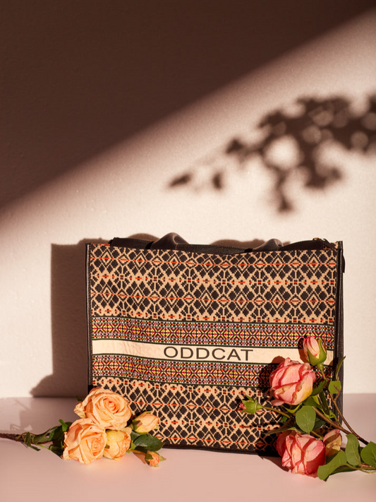 Outlander Jacquard Travel Tote